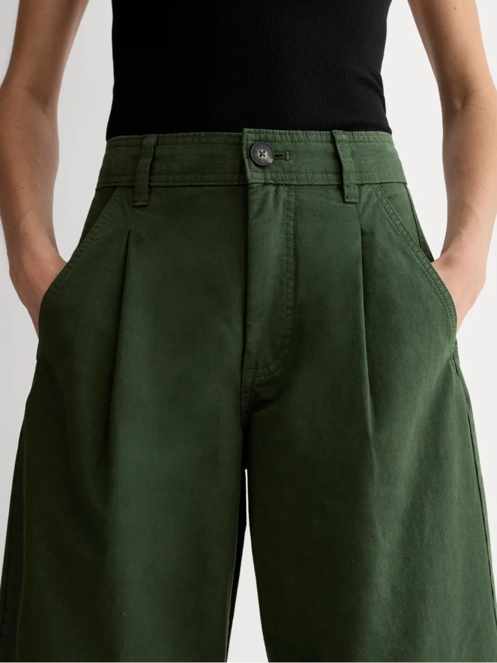 Everlane Everywhere Pants in Dark Forest - Picture 2 of 4